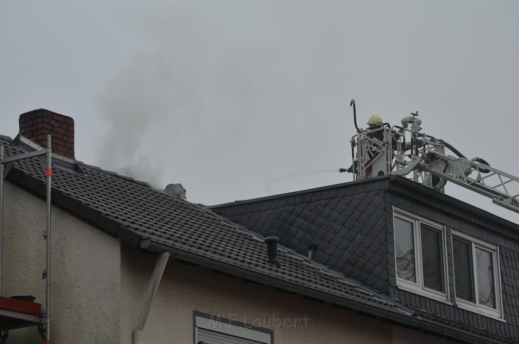 Feuer 2 Dach Koeln Brueck Diesterweg P32.JPG - Miklos Laubert